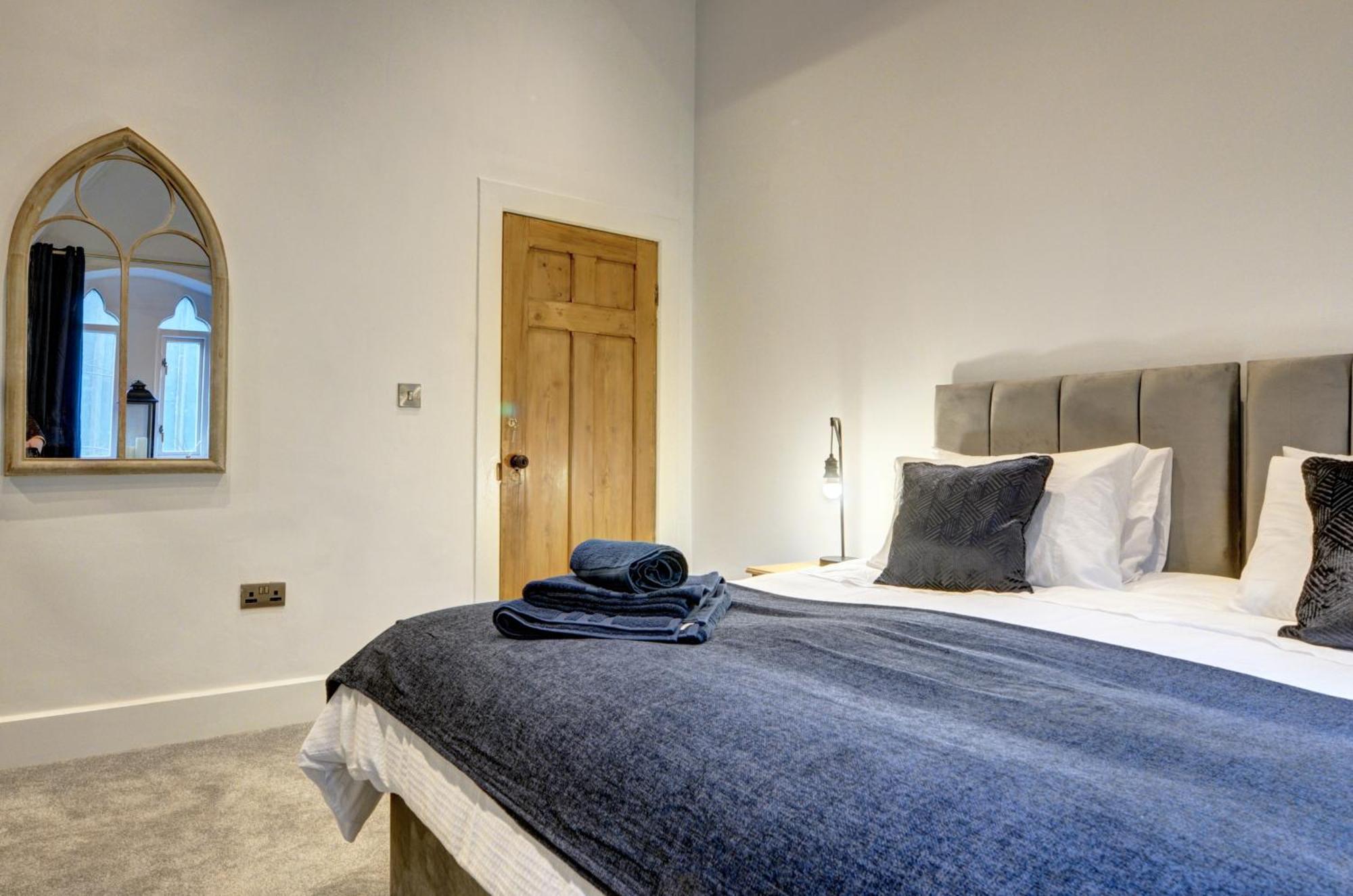 The Old Vicarage - Secure Parking, Fast Wifi, Garden Villa Leeds  Exterior photo