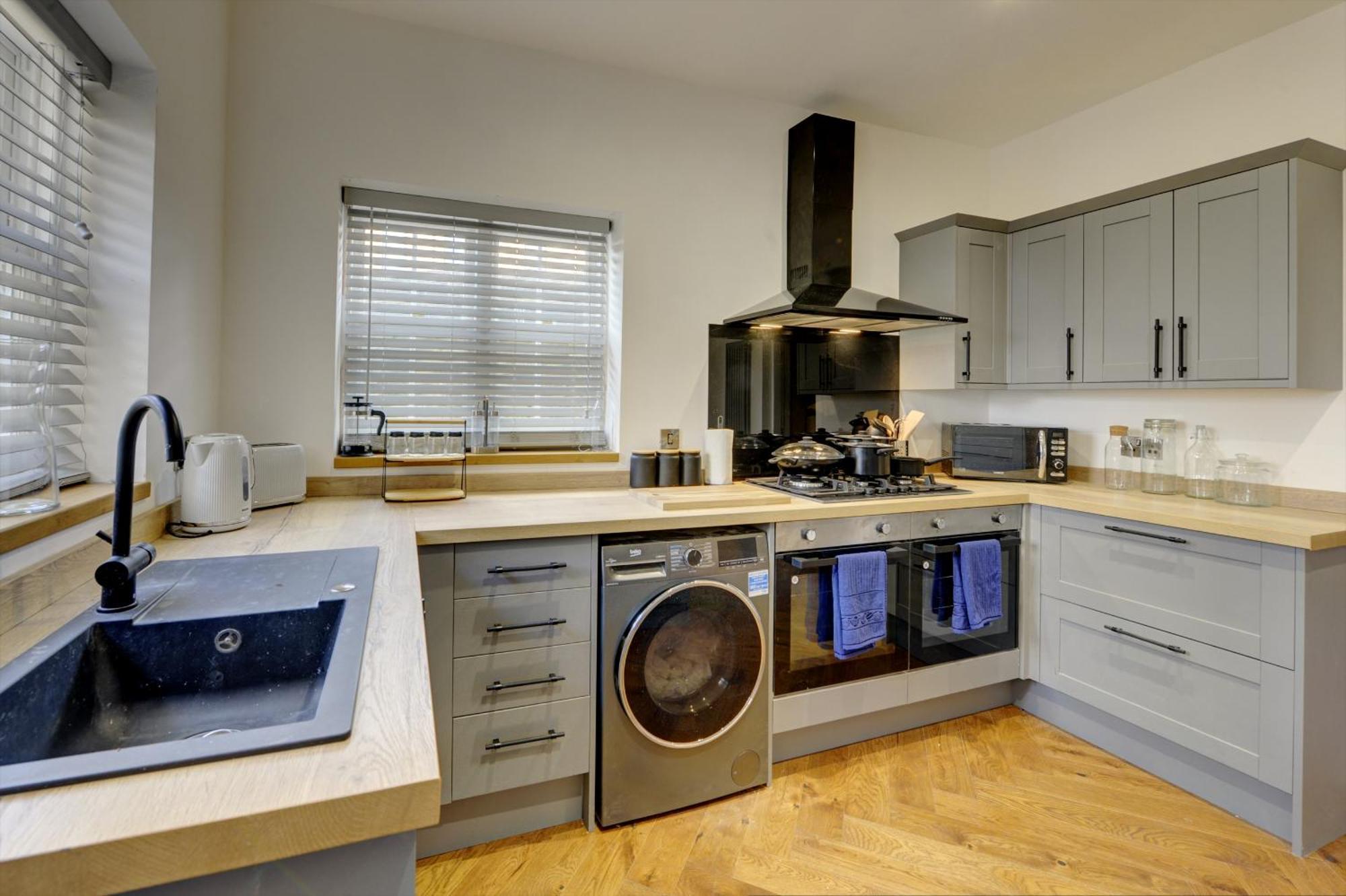 The Old Vicarage - Secure Parking, Fast Wifi, Garden Villa Leeds  Exterior photo